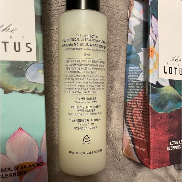 The Pure Lotus Set: pH Balancing Cleanser & Lotus Leaf Sleep Pack | NIB - Picture 5 of 13